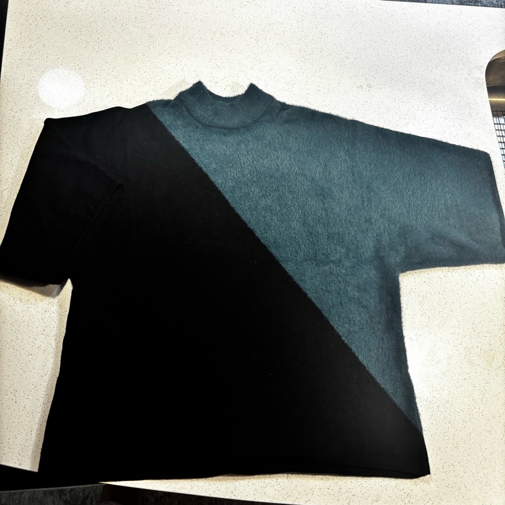 Alfani Sweater in Black and Green